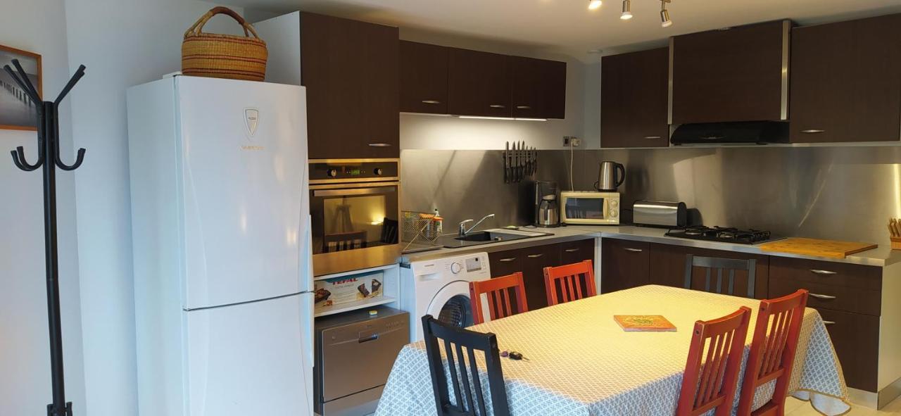 Les Mondes - Appartement Bas De Maison Ensues-la-Redonne Exteriör bild