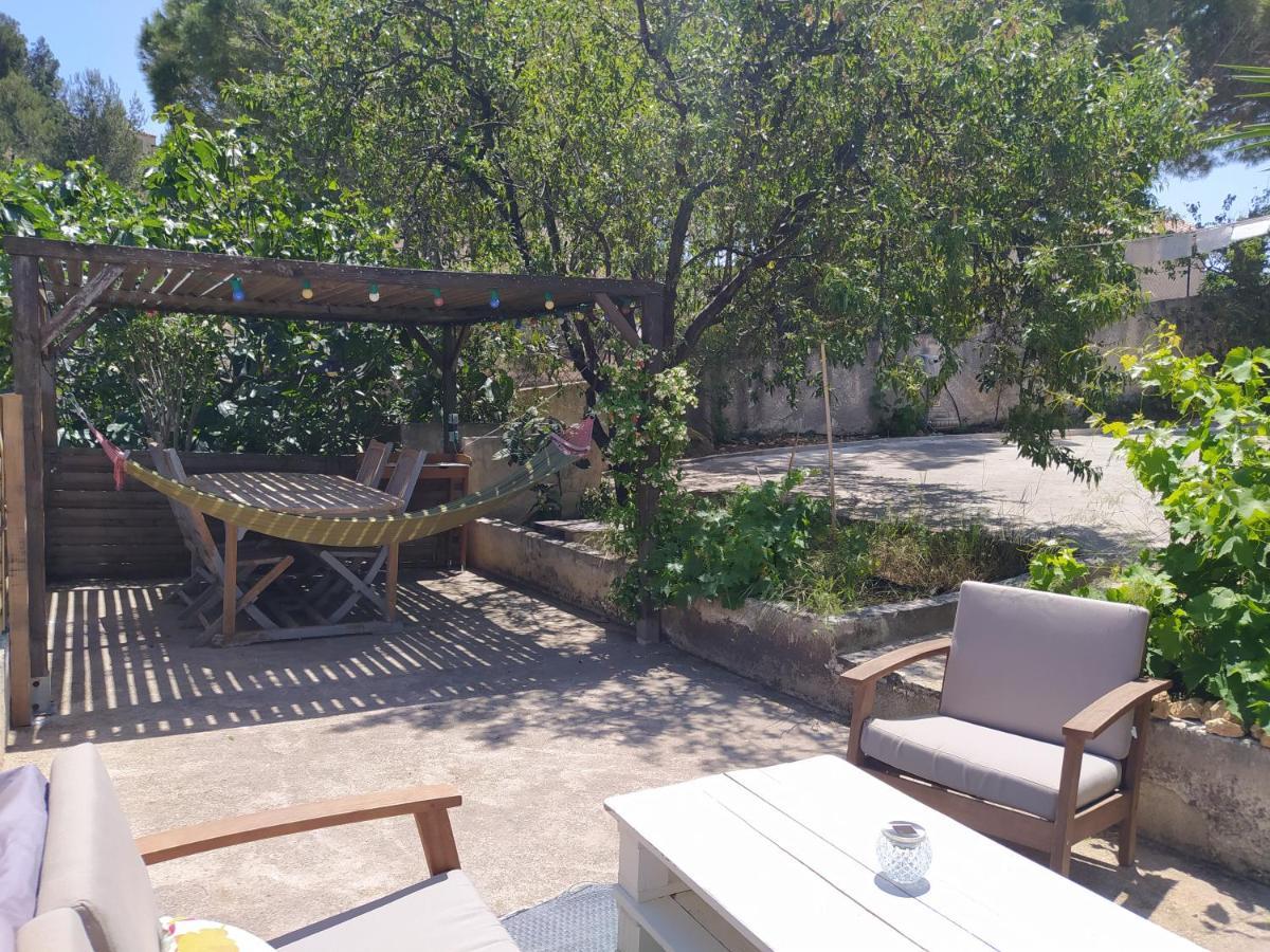 Les Mondes - Appartement Bas De Maison Ensues-la-Redonne Exteriör bild